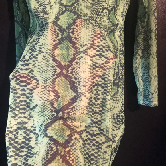 Green snake print dress sheer - Picture 2 of 4
